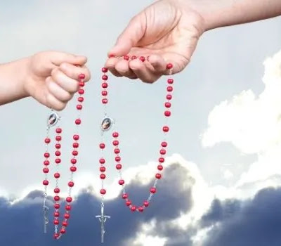Pray the Rosary Daily: An Ultimate Guide for Spiritual Benefits